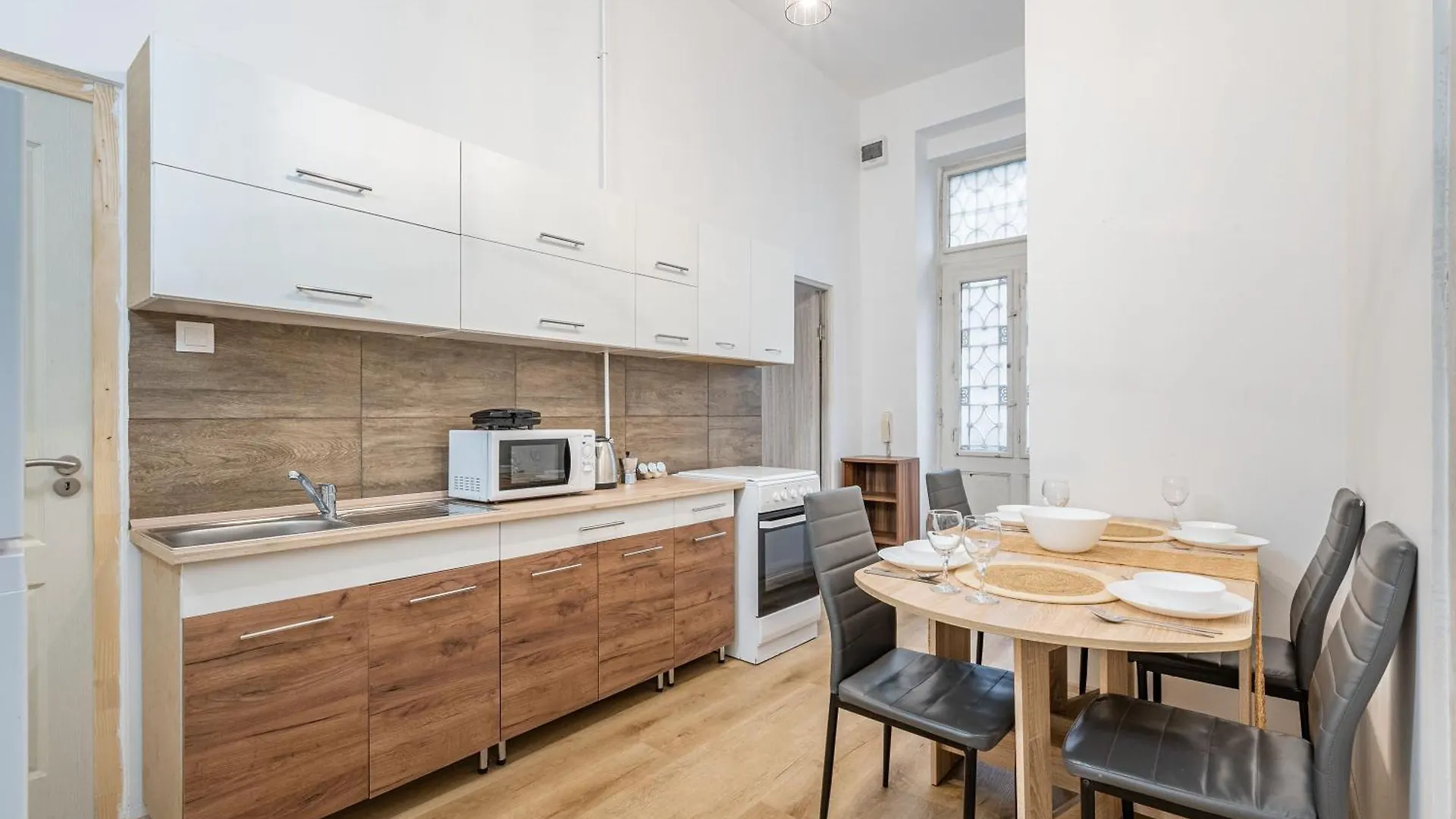 M&M Apartment - Ferenciek Tere Budapest 0*,  Ungheria